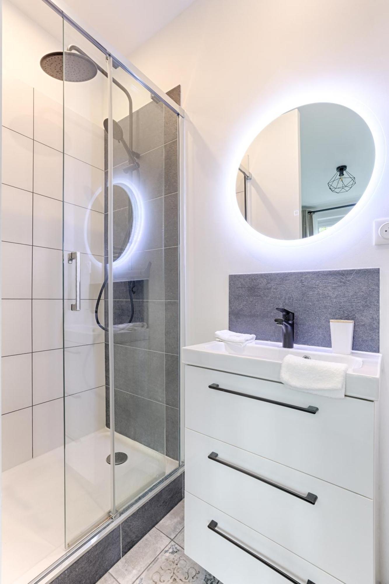 Studio Cosy Face Gare Rer A Сюси ан Бри Екстериор снимка