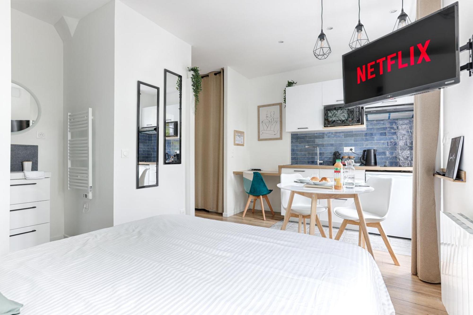 Studio Cosy Face Gare Rer A Сюси ан Бри Екстериор снимка